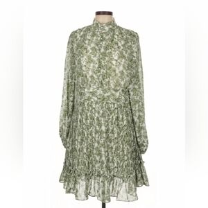 Ivy City Co Green Floral Dress Large